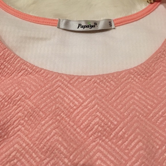 3 for $27🌟 Papaya peach printed top with necklace - Picture 3 of 5